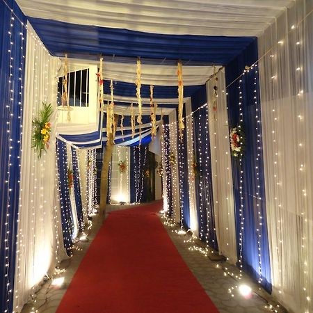 Hotel Gulmor Ludhiana Ngoại thất bức ảnh