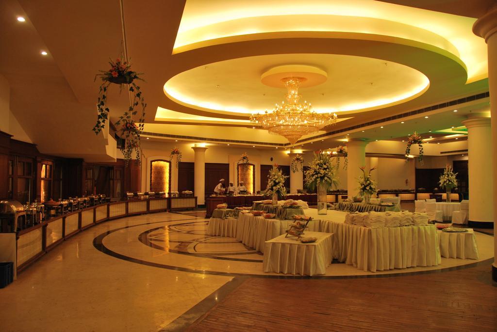 Hotel Gulmor Ludhiana Ngoại thất bức ảnh