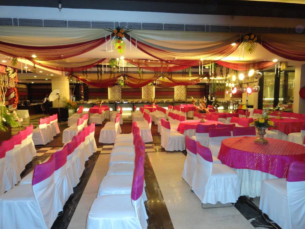 Hotel Gulmor Ludhiana Ngoại thất bức ảnh