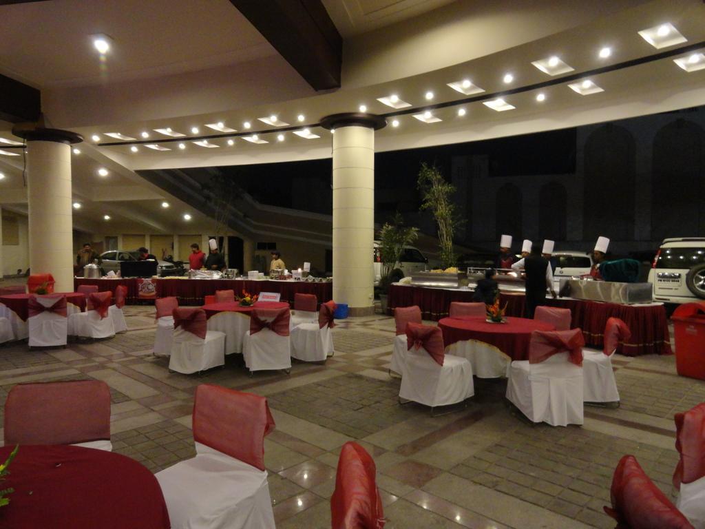 Hotel Gulmor Ludhiana Ngoại thất bức ảnh