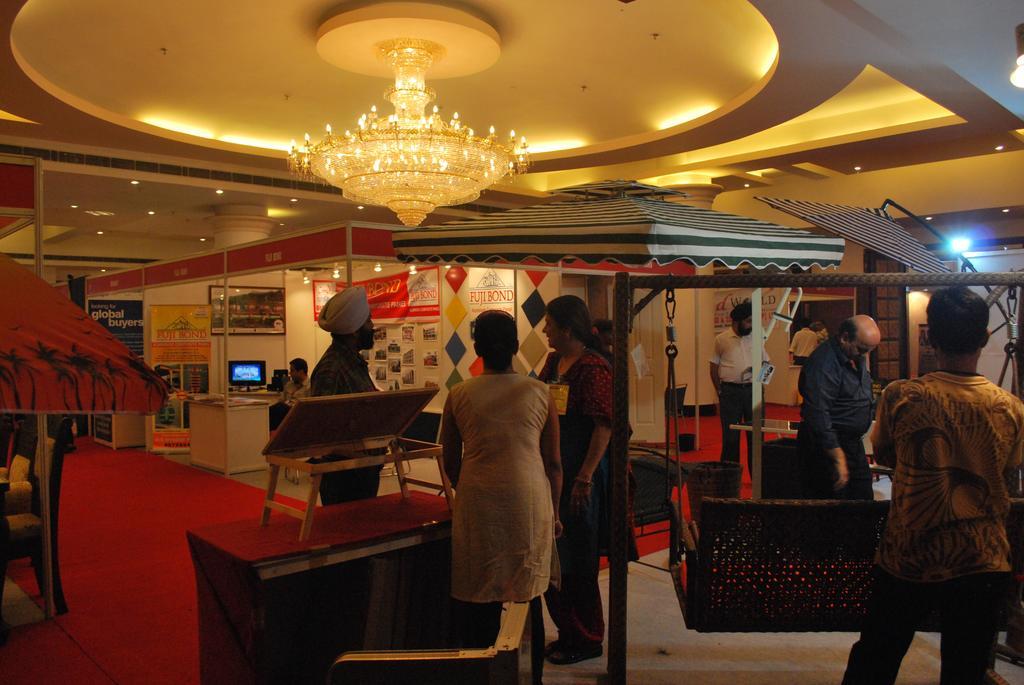 Hotel Gulmor Ludhiana Ngoại thất bức ảnh