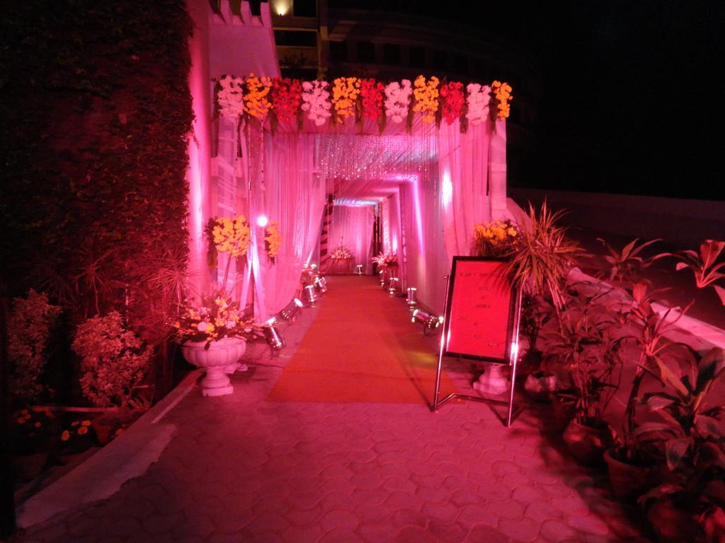 Hotel Gulmor Ludhiana Ngoại thất bức ảnh