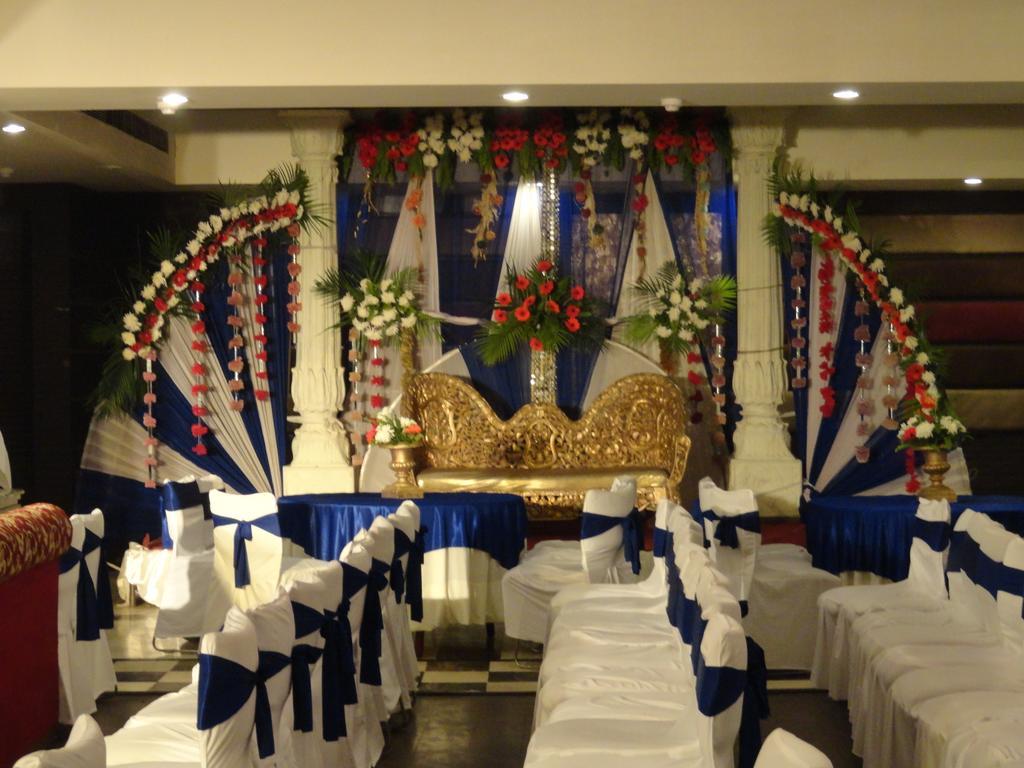Hotel Gulmor Ludhiana Ngoại thất bức ảnh