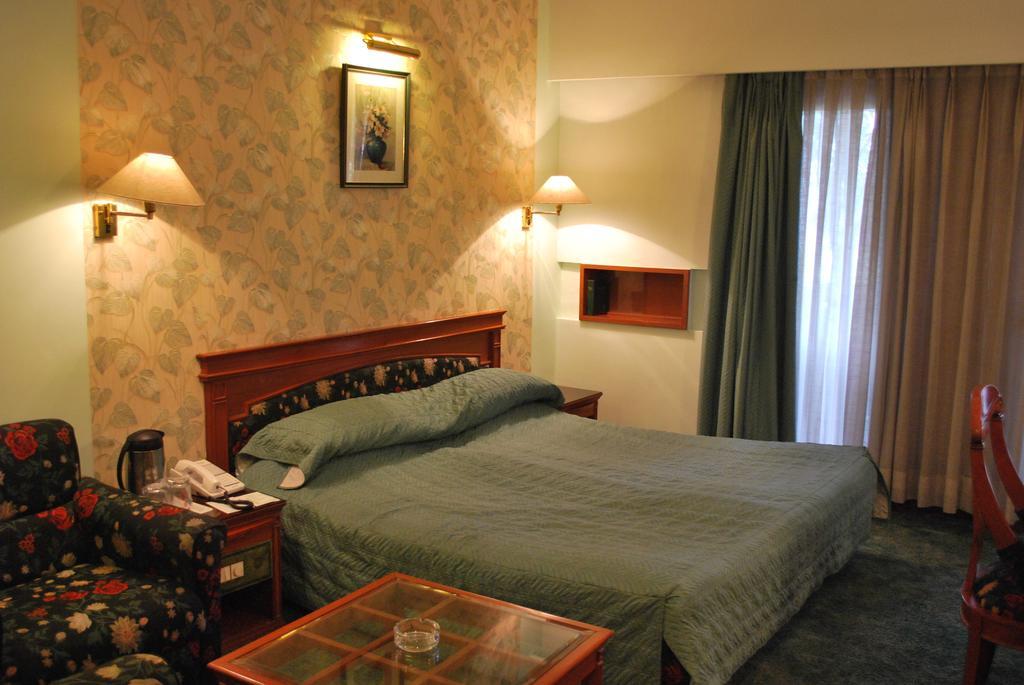 Hotel Gulmor Ludhiana Phòng bức ảnh